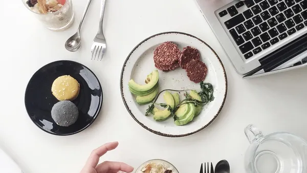 Free healthy lunch work image