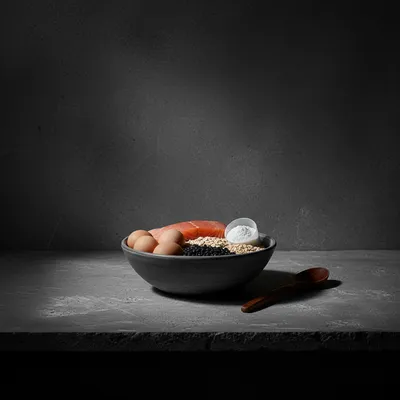 Hoog-proteinedieet: Mager vlees, vis en gevogelte, Eieren en zuivelproducten, Peulvruchten en plantaardige eiwitten, Volkoren granen en koolhydraten, Gezonde vetten in gematigde hoeveelheden